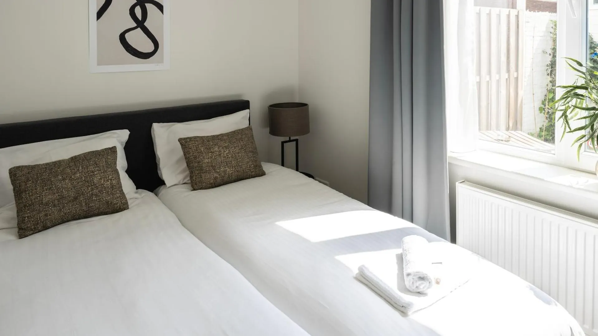 3 Room House With Garden And Fast Wifi Eindhoven Nederländerna